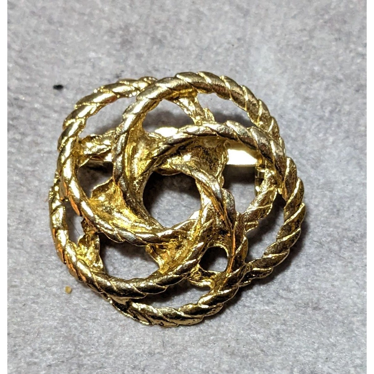 Vintage Gold Tone Braided Texture Knot Brooch