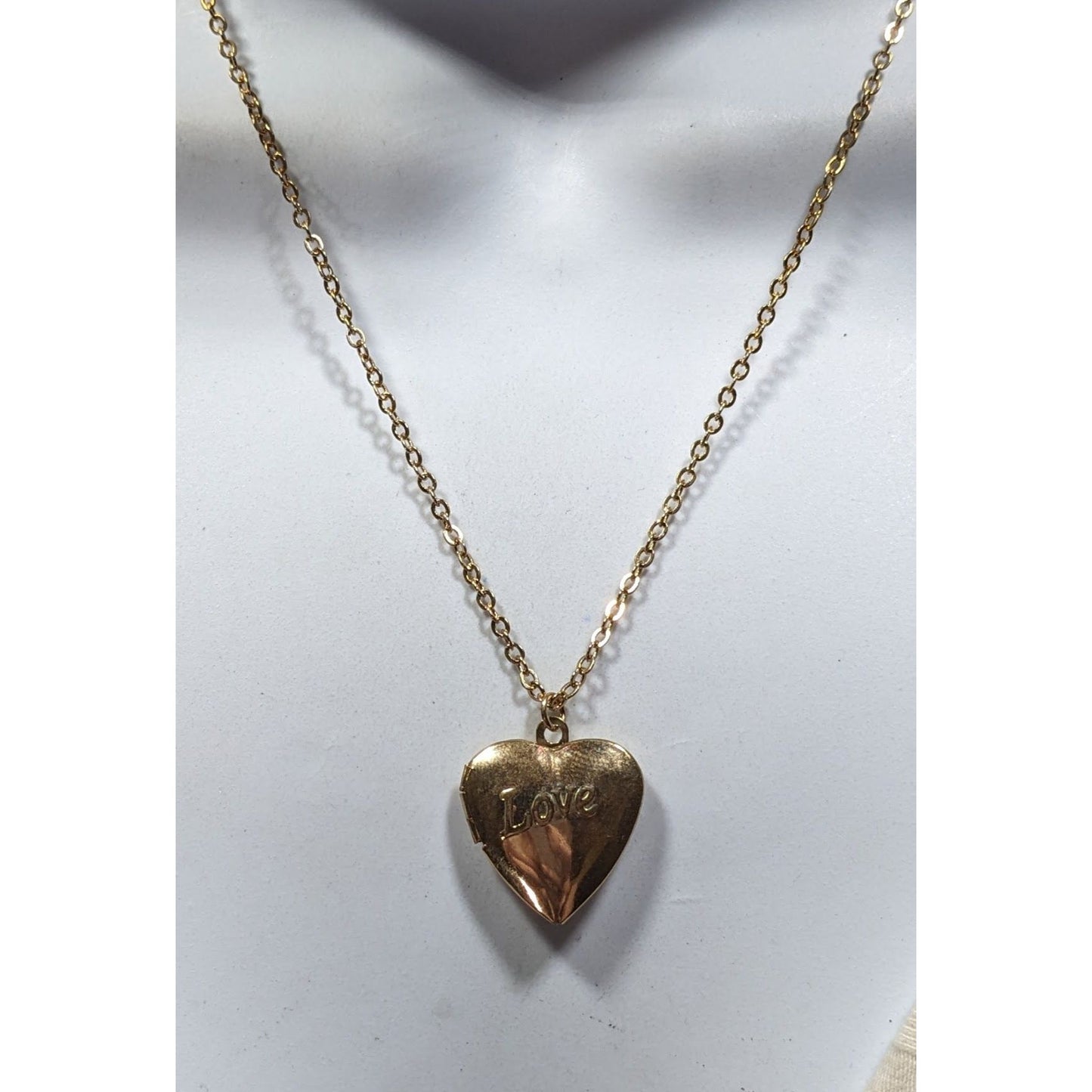 Romantic Embossed Love Heart Locket Pendant Necklace