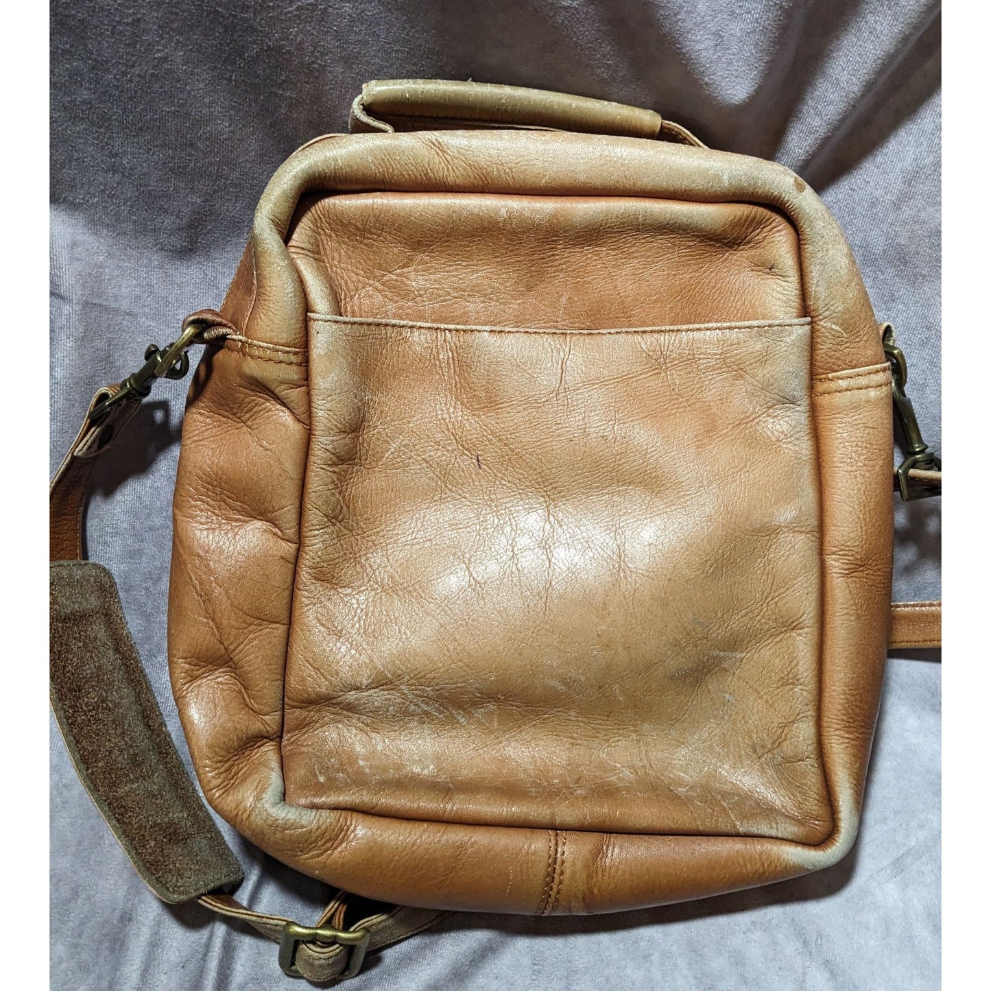 Vintage Wilson's Adventure Bound Originals Multi-Pocket Leather Bag