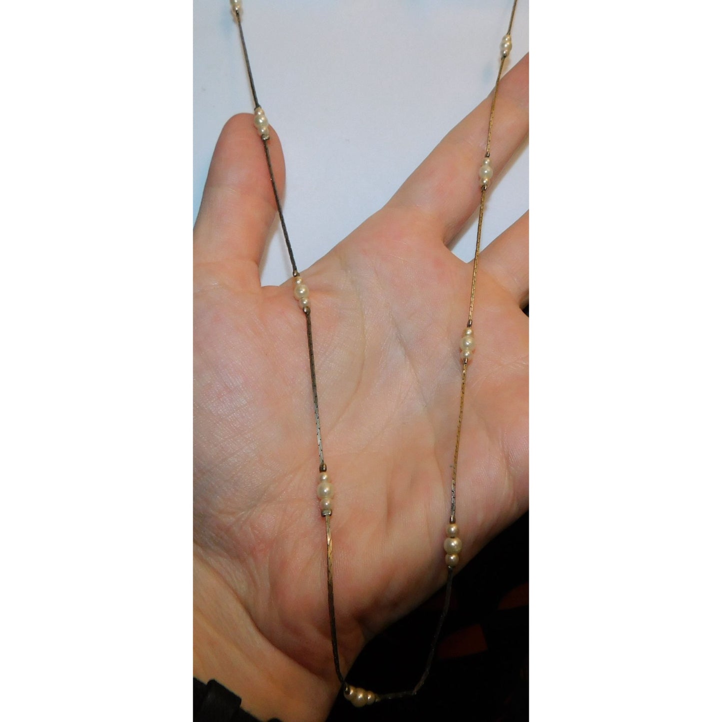 Elegant Minimalist Faux Peal Station Necklace On Silver Tone Chain