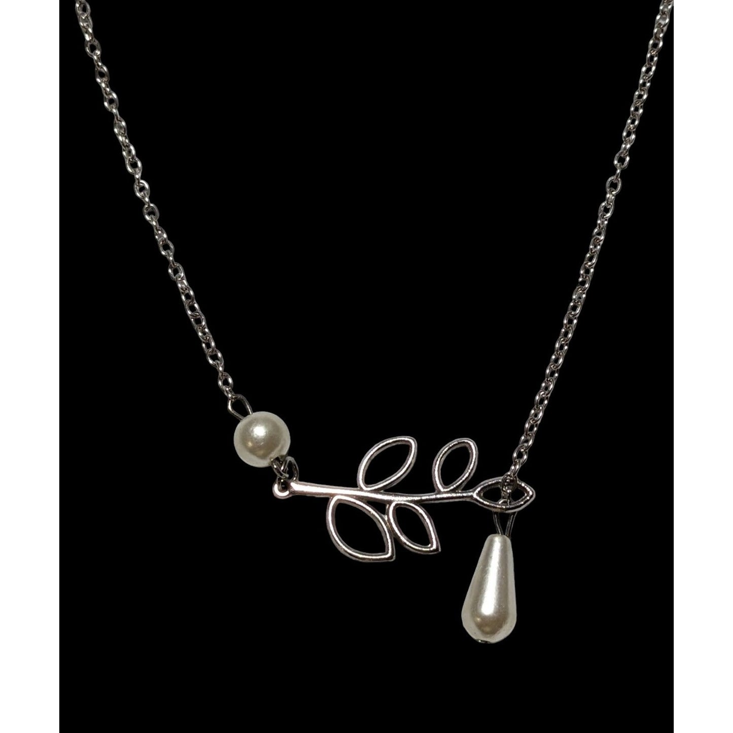 Silver Pearl Leaf Necklace