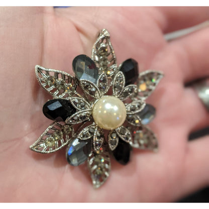 Black And Silver Flower Brooch/Pendant