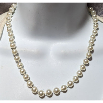 Simple Elegant White Faux Pearl Necklace