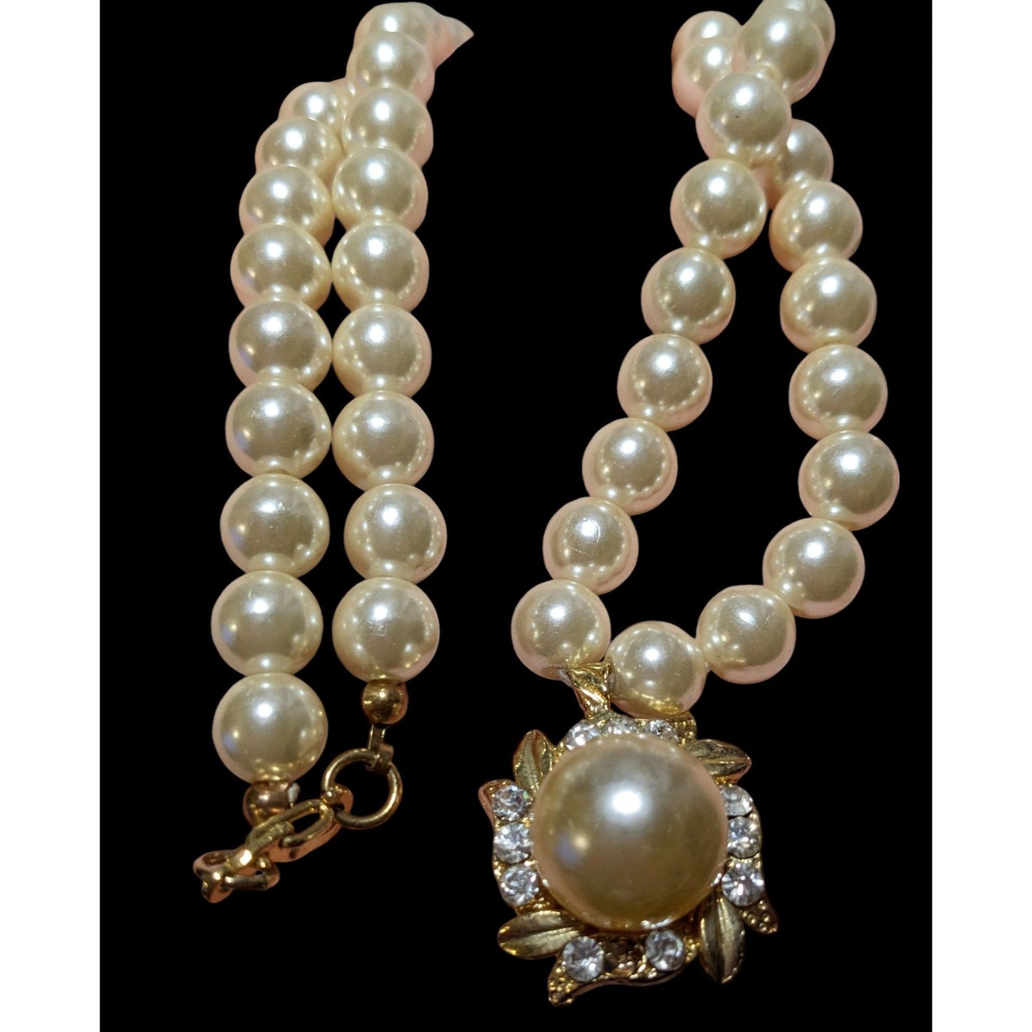 Vintage Floral Gold Pearl Rhinestone Pendant Necklace