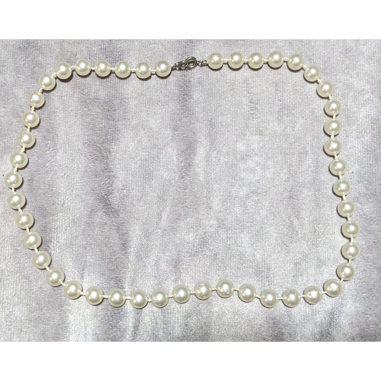 Simple Elegant White Faux Pearl Necklace