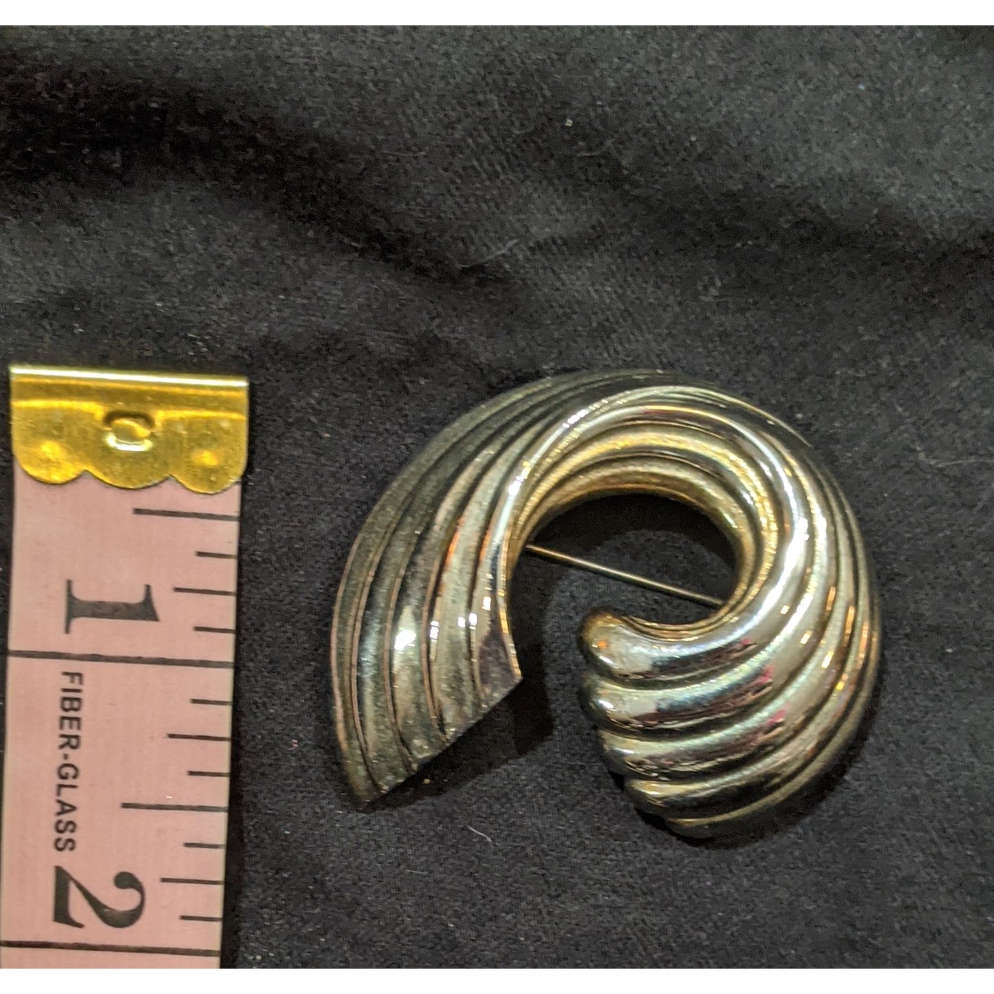 Vintage Ribbed Silver Swirl Abstract Brooch