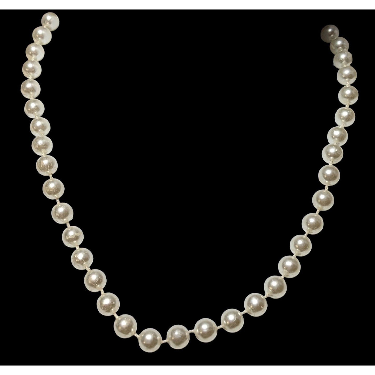 Simple Elegant White Faux Pearl Necklace