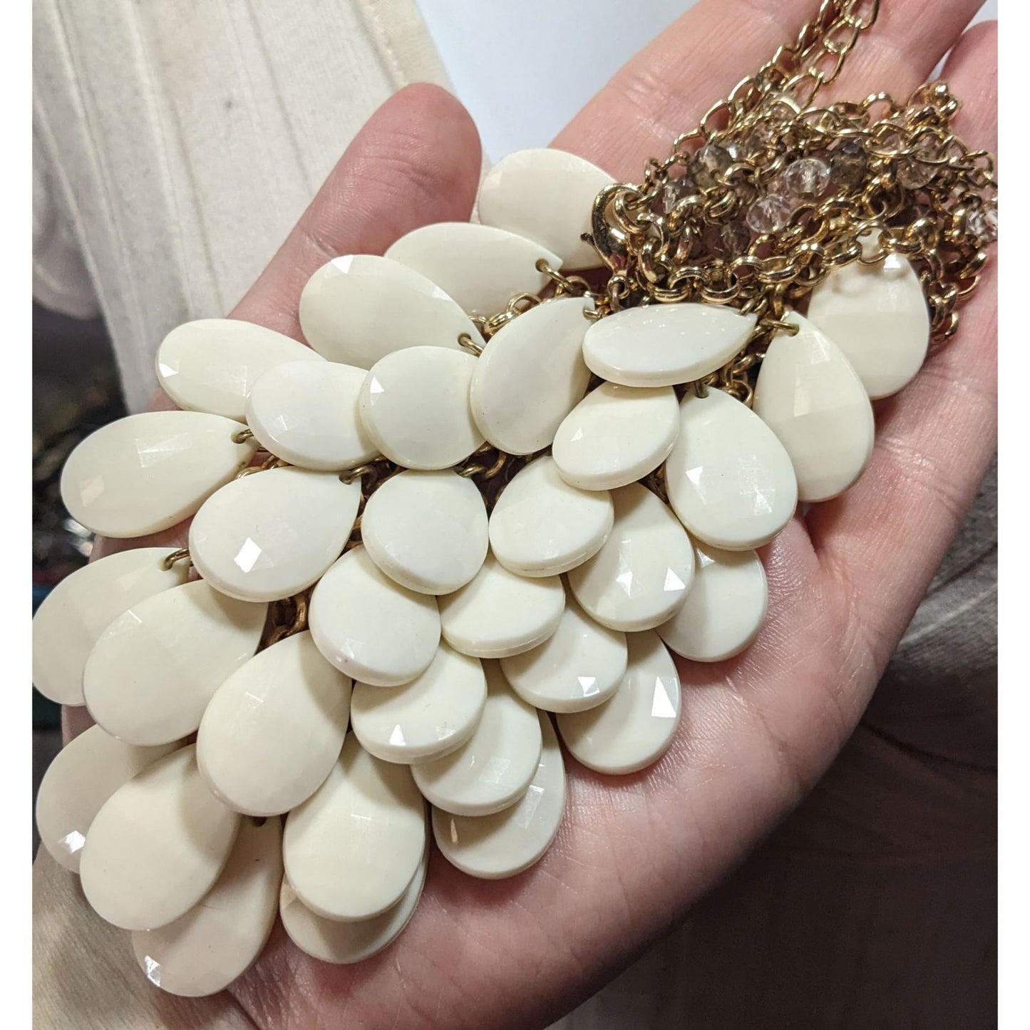 White Teardrop Bib Acrylic Beaded Statement Necklace With Glass Accents