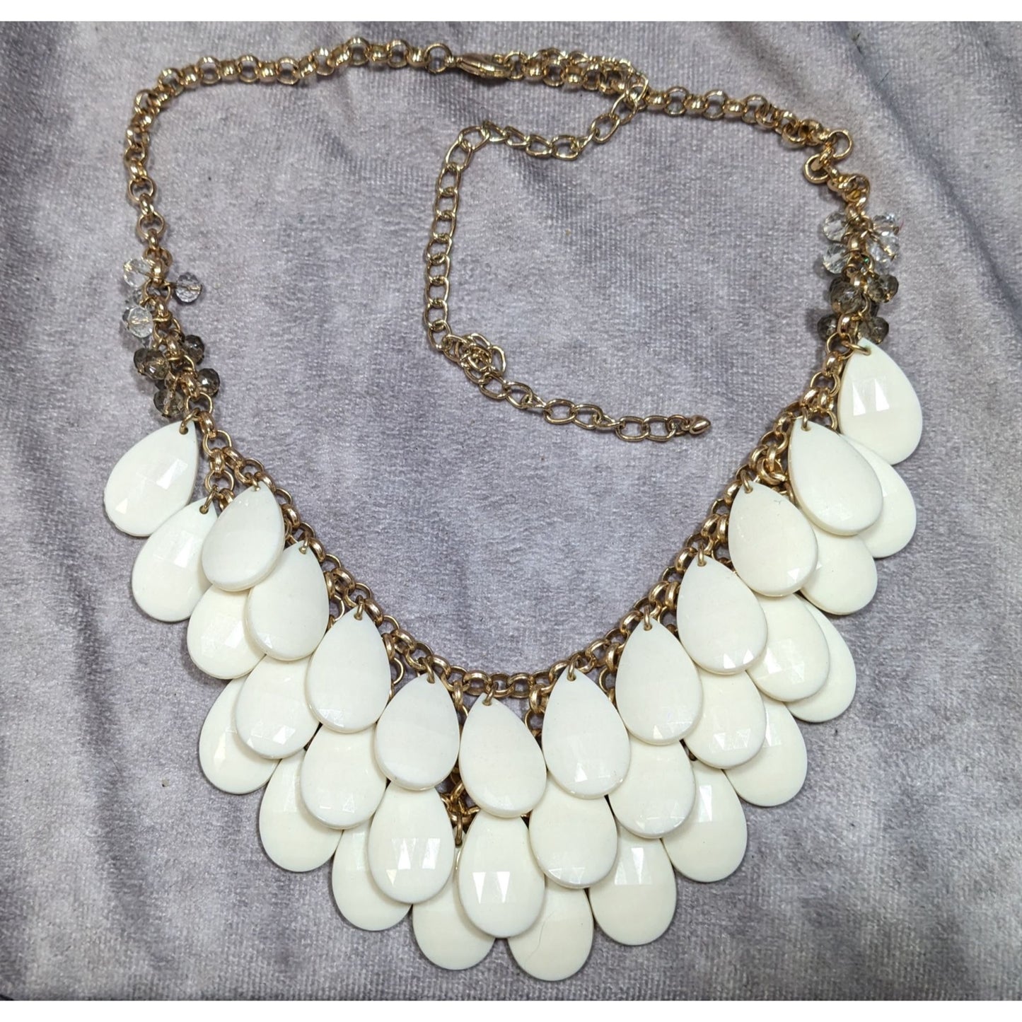 White Teardrop Bib Acrylic Beaded Statement Necklace With Glass Accents