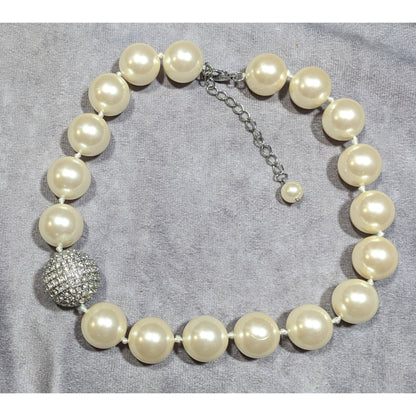 Vintage Glam Chunky Faux Pearl Necklace With Rhinestone Bead Accent