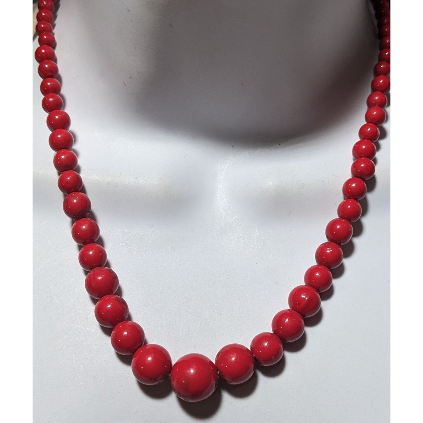 Simple Red Graduated Round Bead Necklace