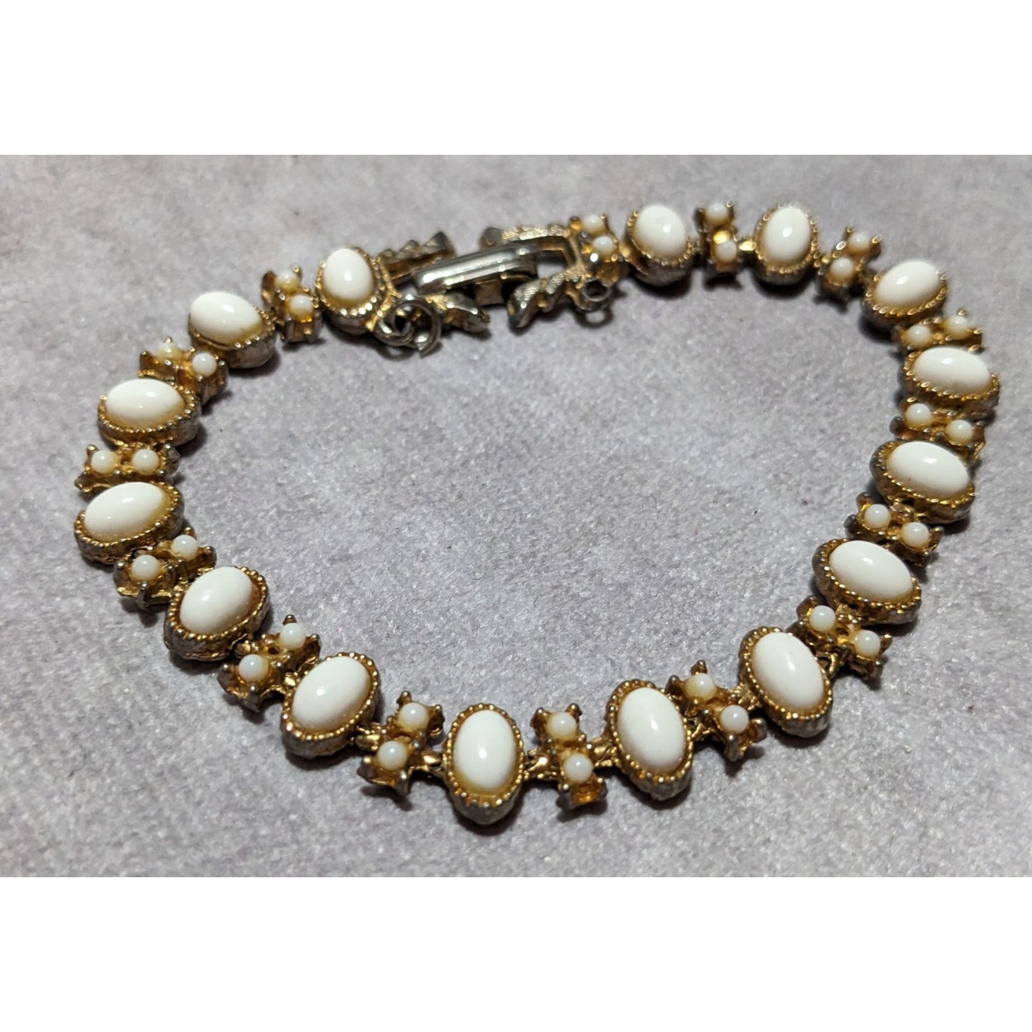 Vintage White Cabochon Bracelet