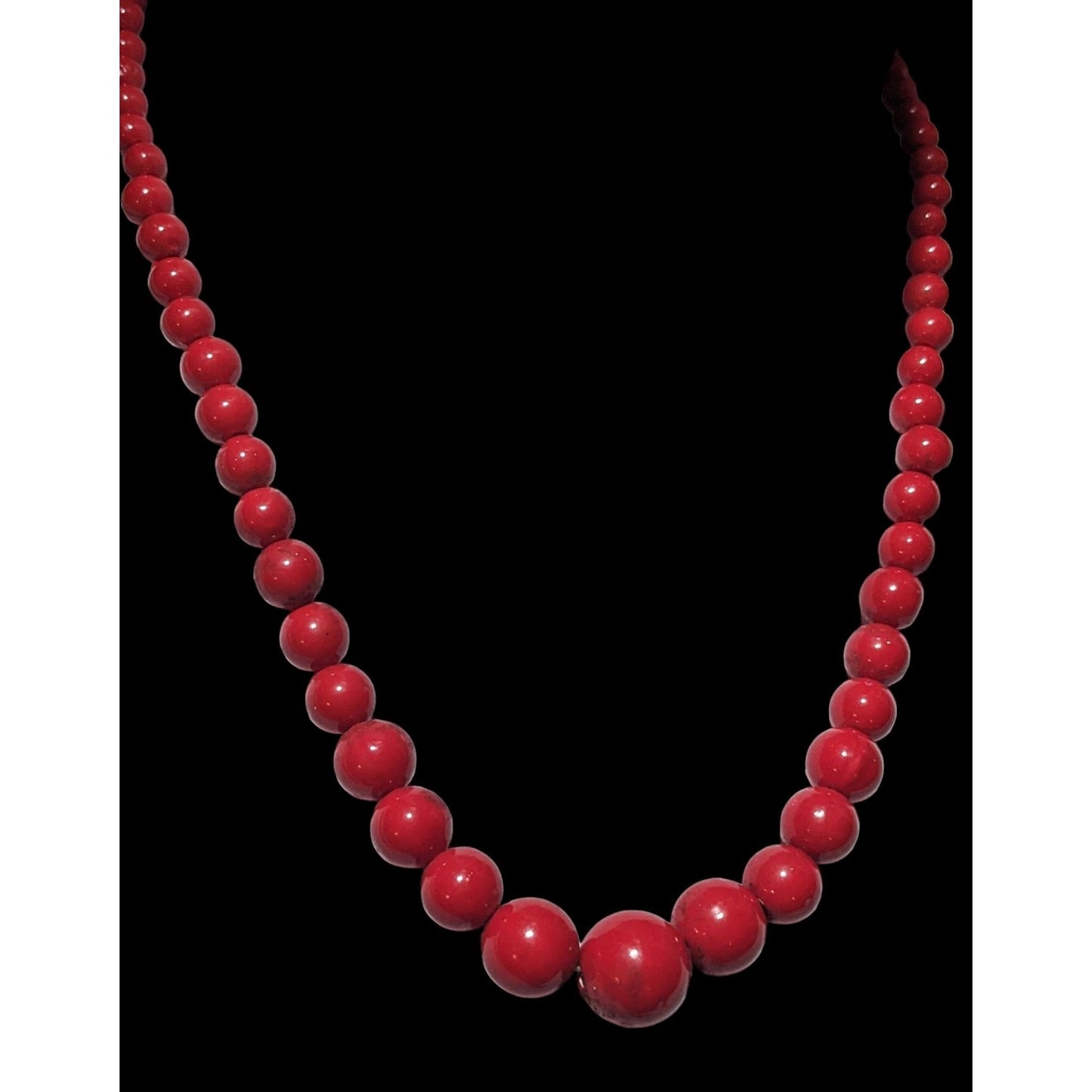 Simple Red Graduated Round Bead Necklace