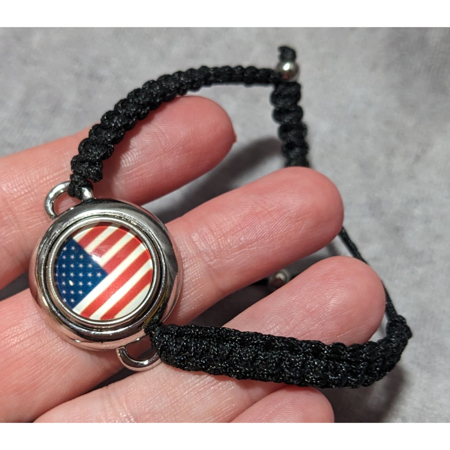 Patriotic Macrame US Flag Snap Charm Bracelet