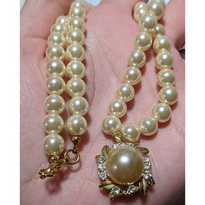 Vintage Floral Gold Pearl Rhinestone Pendant Necklace