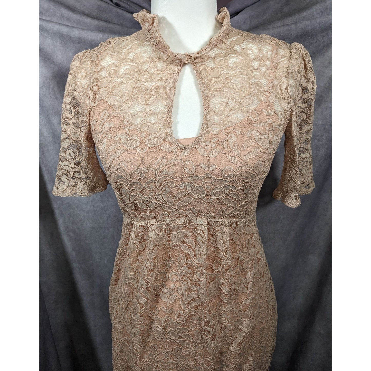 Hope And Ivy Cream Floral Lace Keyhole Dress Size 6