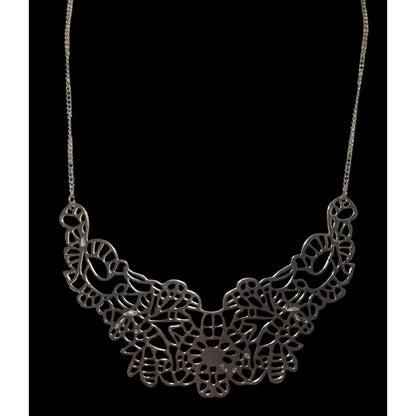 Elegant Floral Gold Cutout Necklace