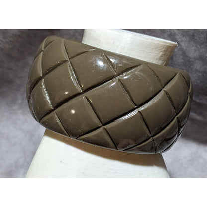 Grey Quilt Patterned Lucite Bangle