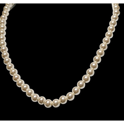 SU Vintage Faux Pearl Necklace