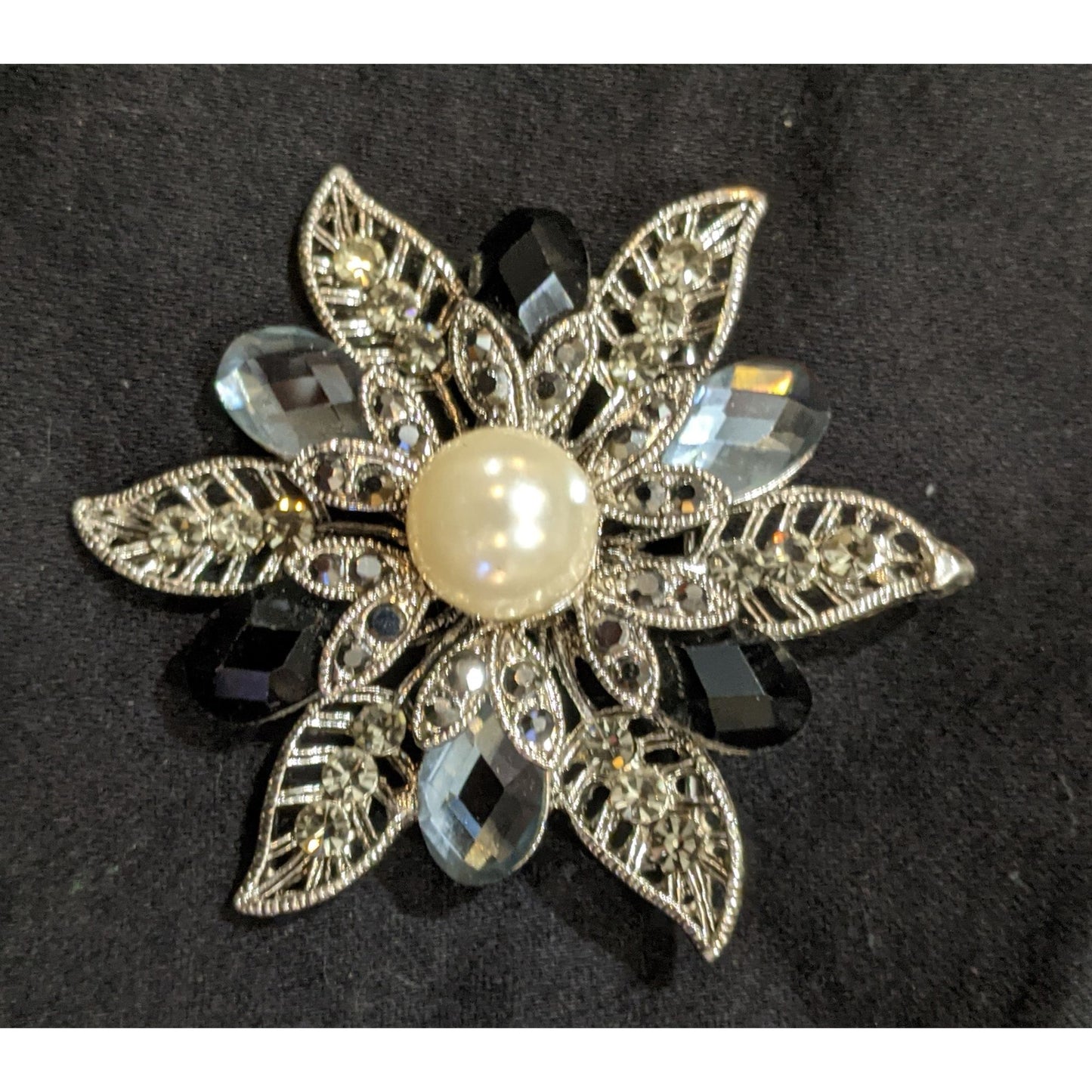 Black And Silver Flower Brooch/Pendant