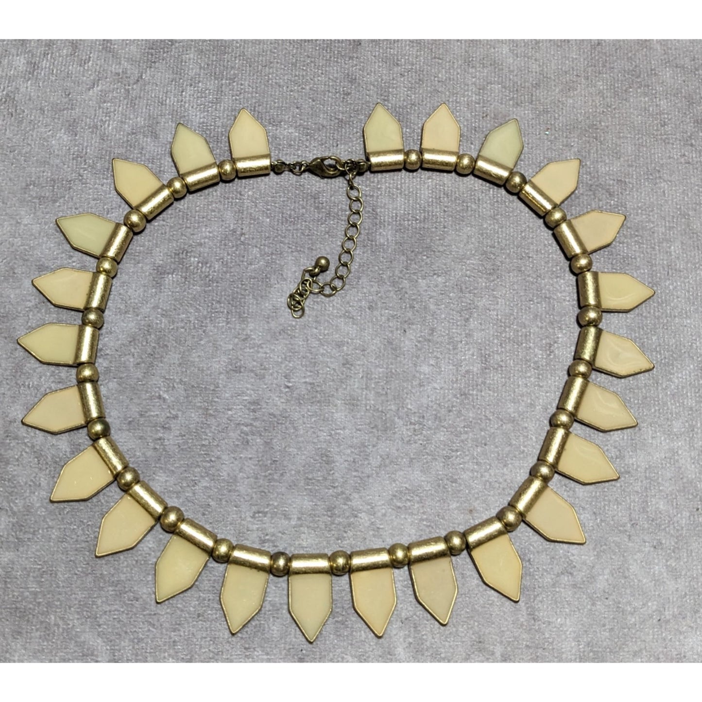 Vintage Tribal-Style Cream And Gold Neckalce