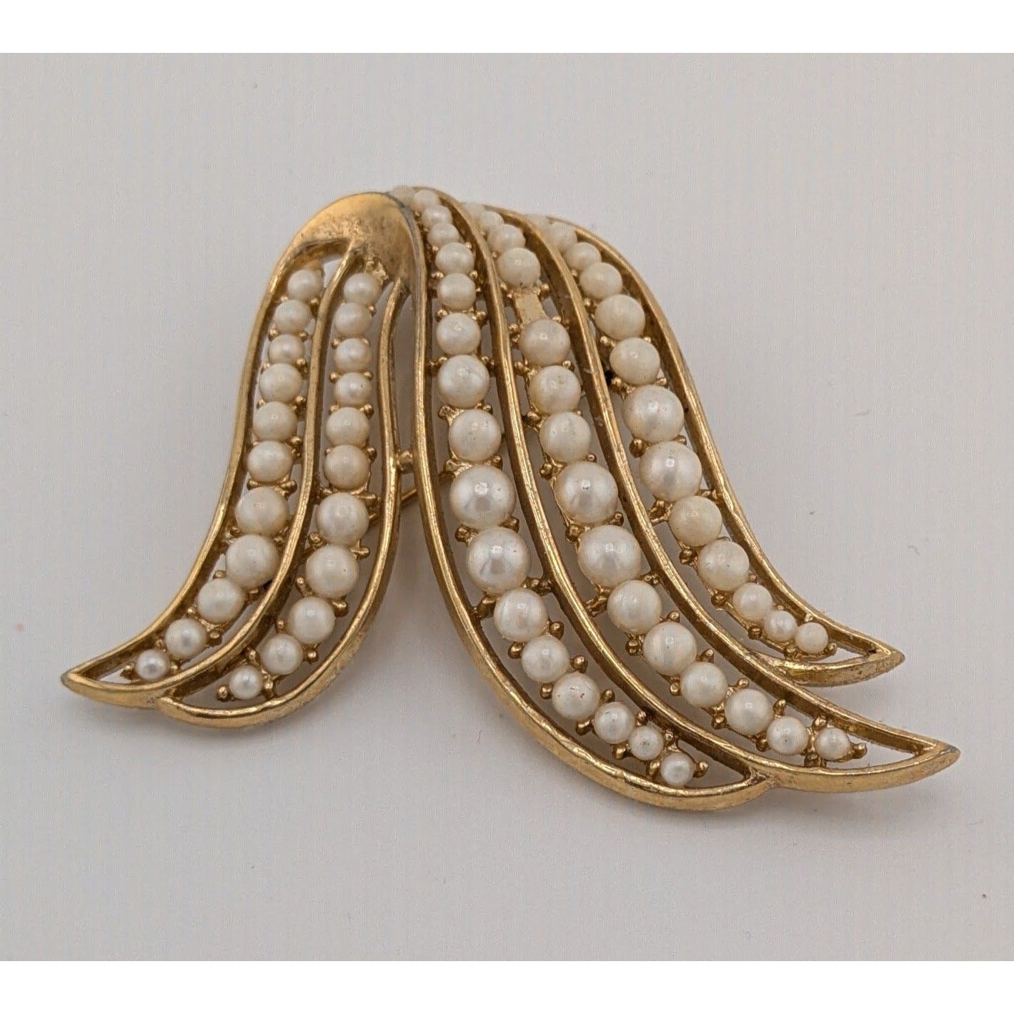 Vintage Glam Trifari Gold Tone Brooch With Faux Pearls