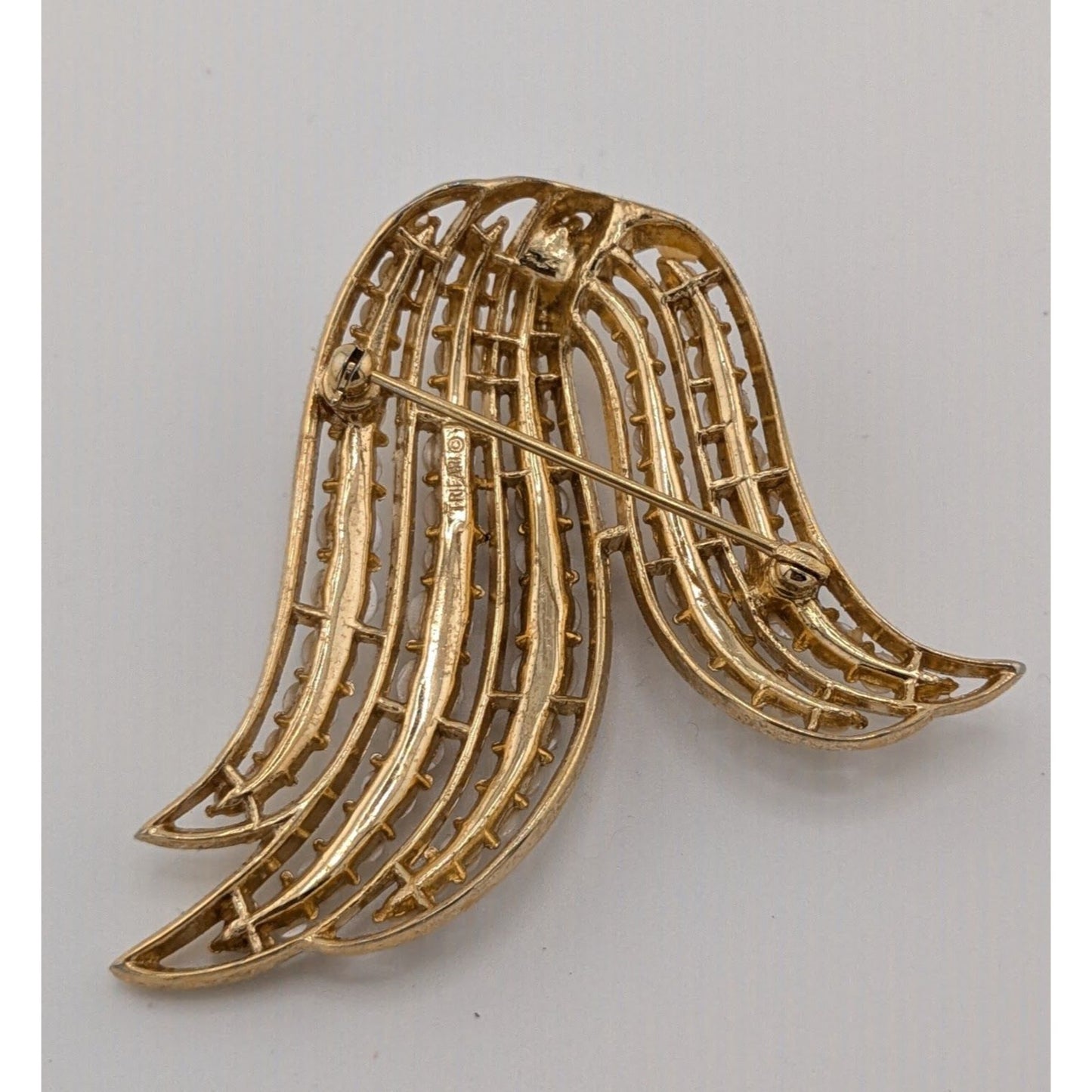 Vintage Glam Trifari Gold Tone Brooch With Faux Pearls