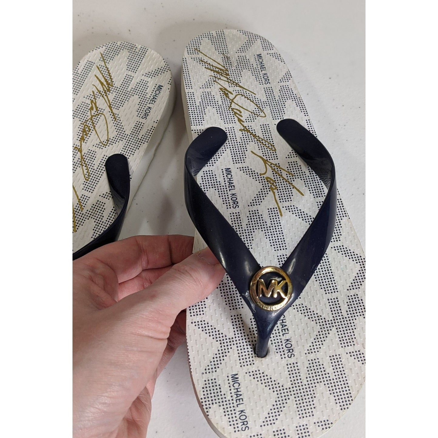 Michael Kors Womens Navy & White Flip Flops Size 8 With Logo Accent Casual Summer Sandals