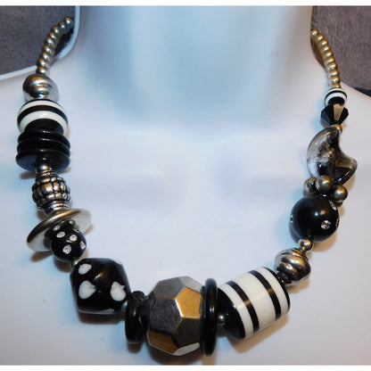 90s Style Black And White Chunky Beaded Necklace