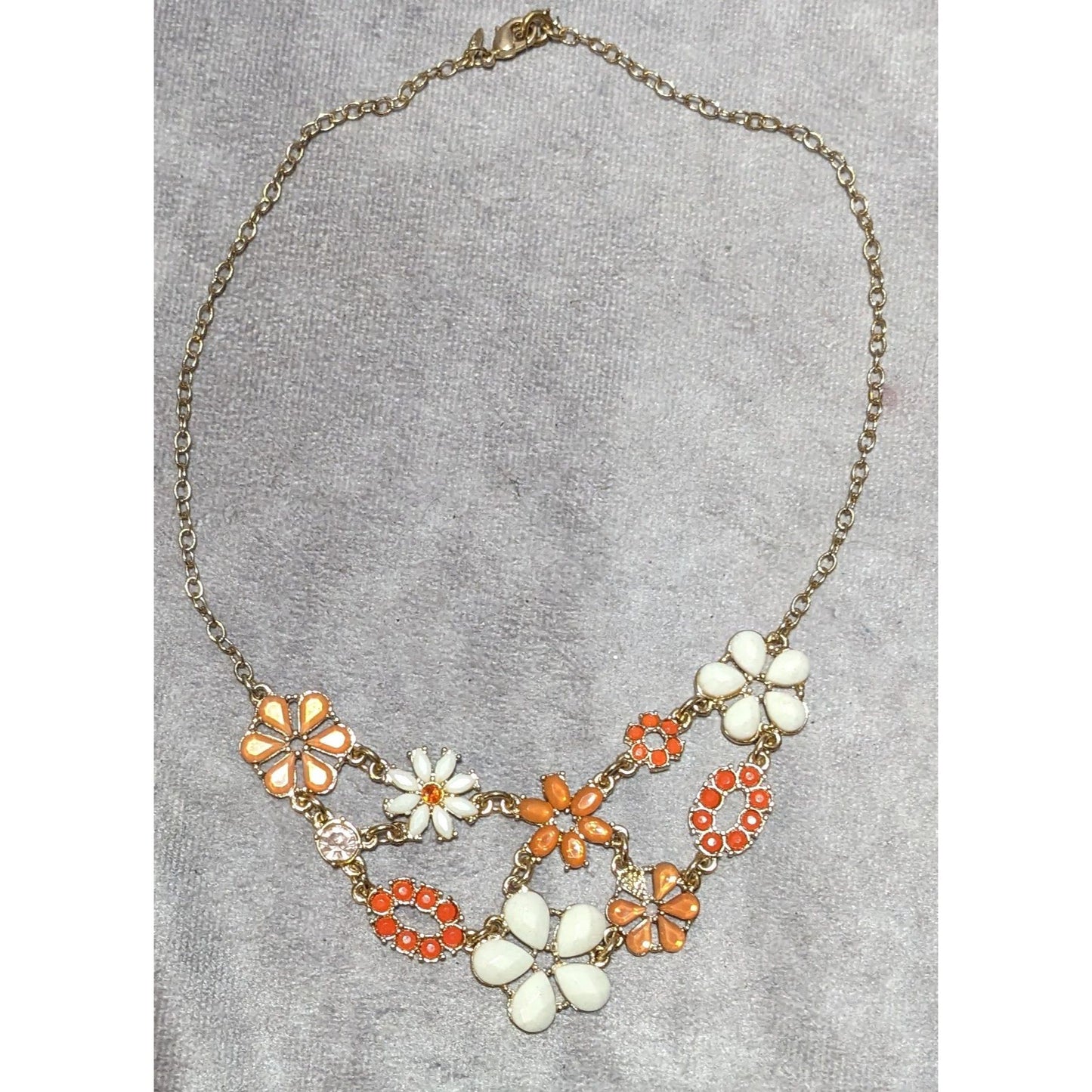 Vintage Floral Avon Orange And White Neckalce