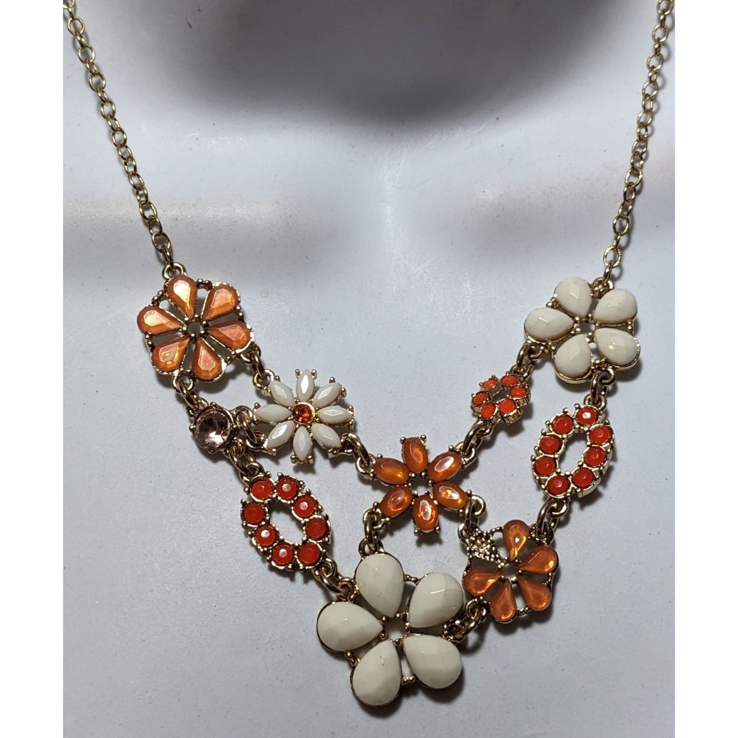 Vintage Floral Avon Orange And White Neckalce