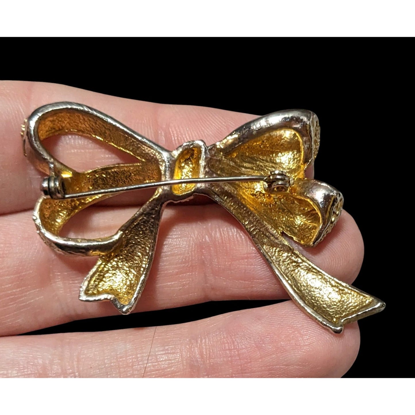 Vintage Textured Gold Tone Bow Ribbon Brooch