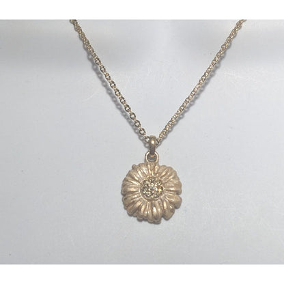 Gold Daisy Pendant Necklace