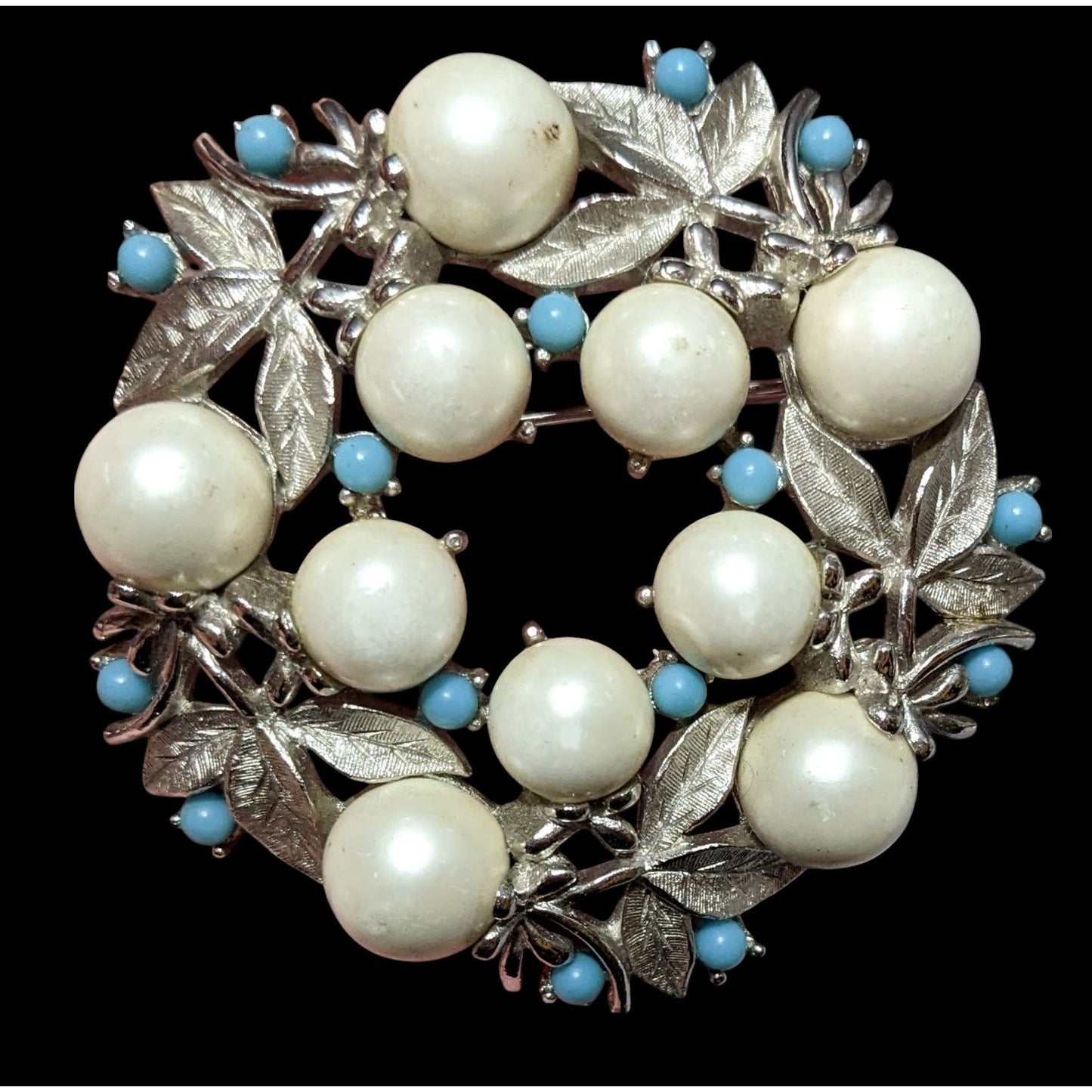 Vintage Sarah Coventry Blue And Silver Floral Wreath Brooch