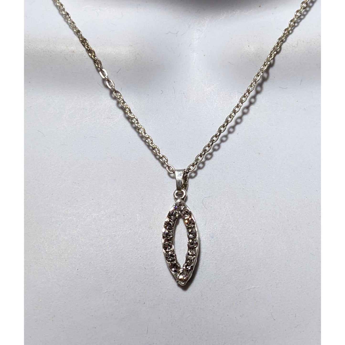 Simple Elegant Rhinestone Horse Eye Pendant Necklace