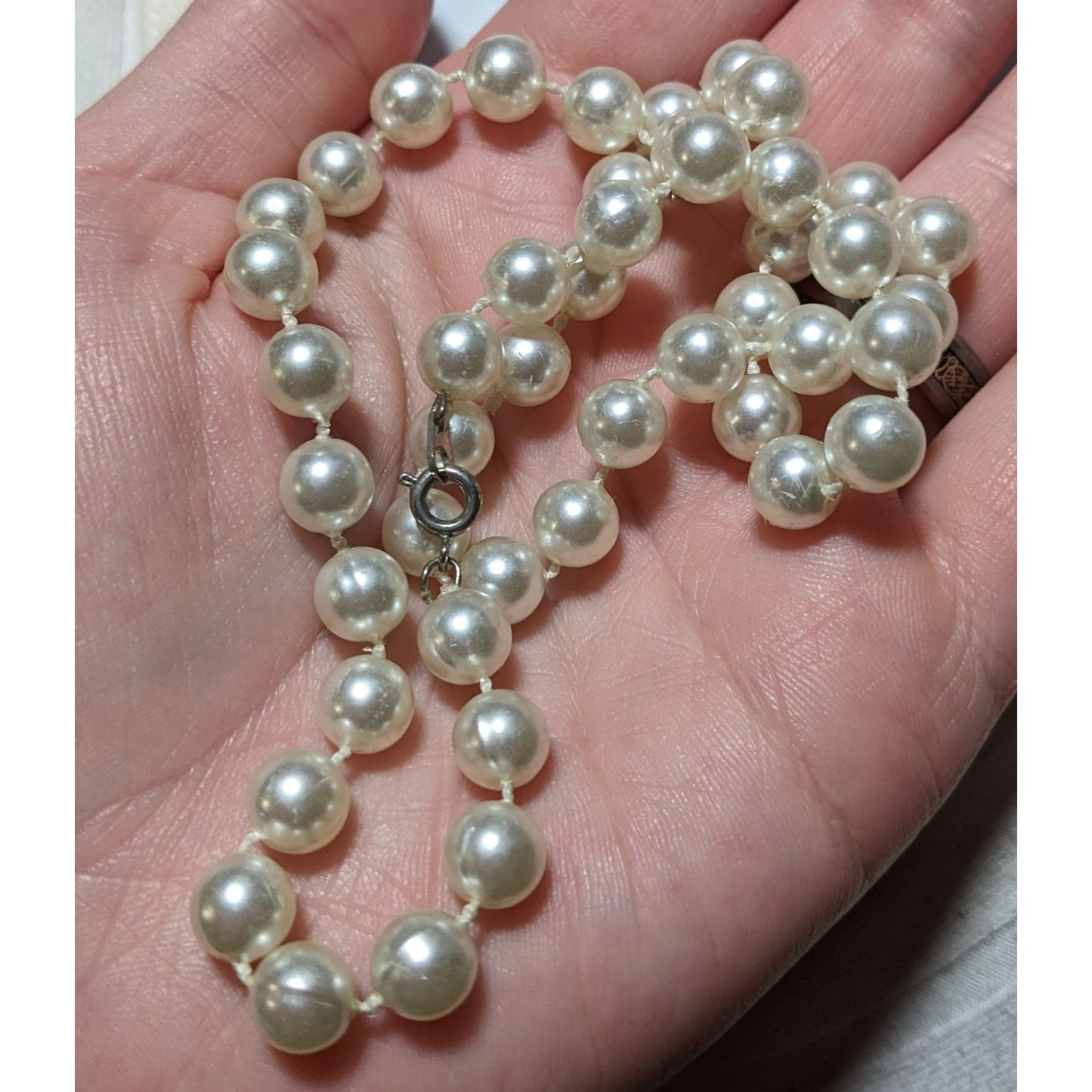 Simple Elegant White Faux Pearl Necklace