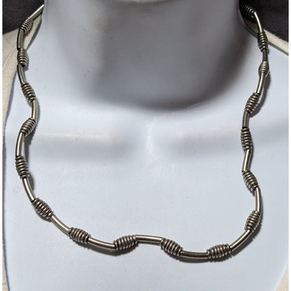 Silver 90s Corrugated Beaded Casual Necklace