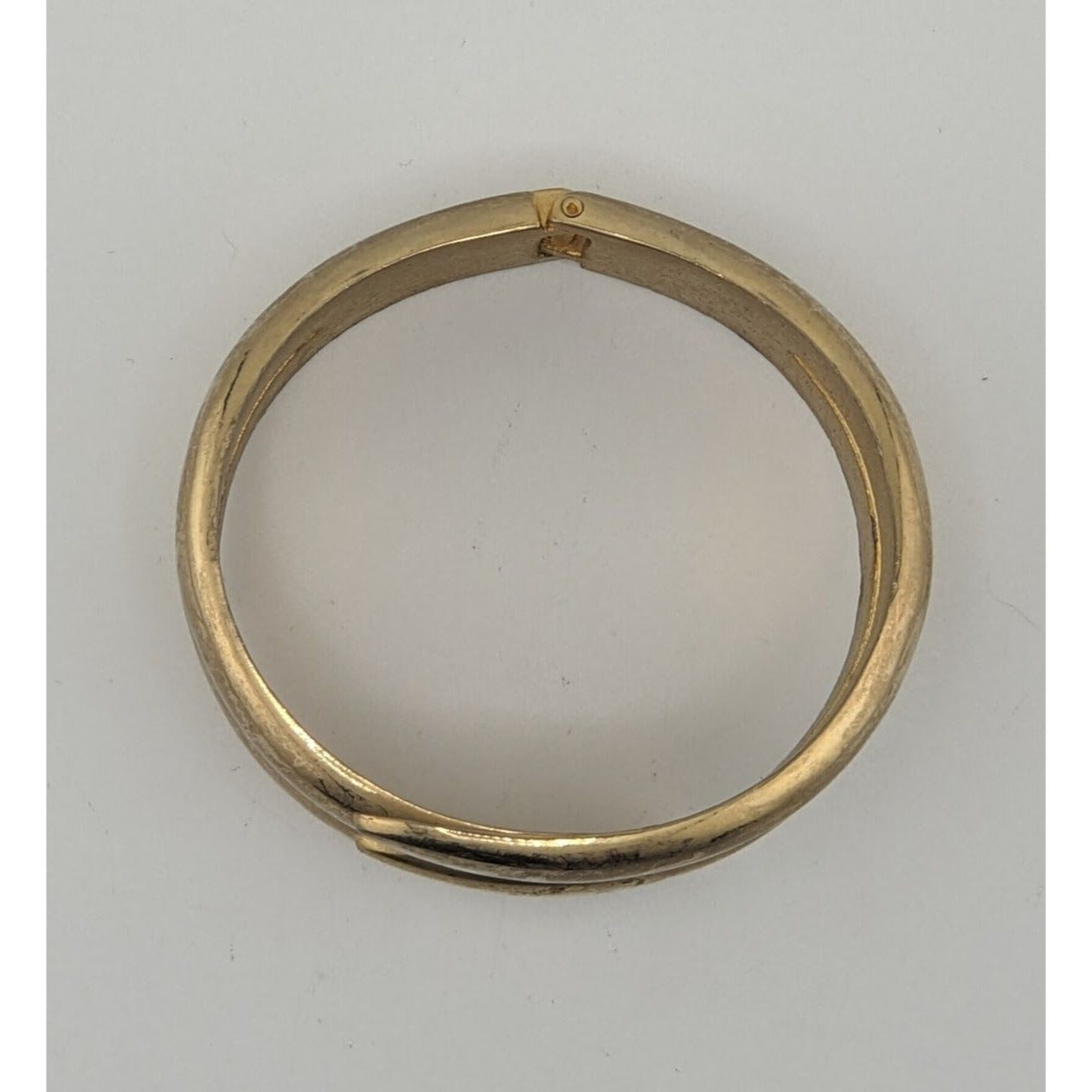 Vintage 80s Gold-Tone Hinged Crossover Claw Bangle Bracelet