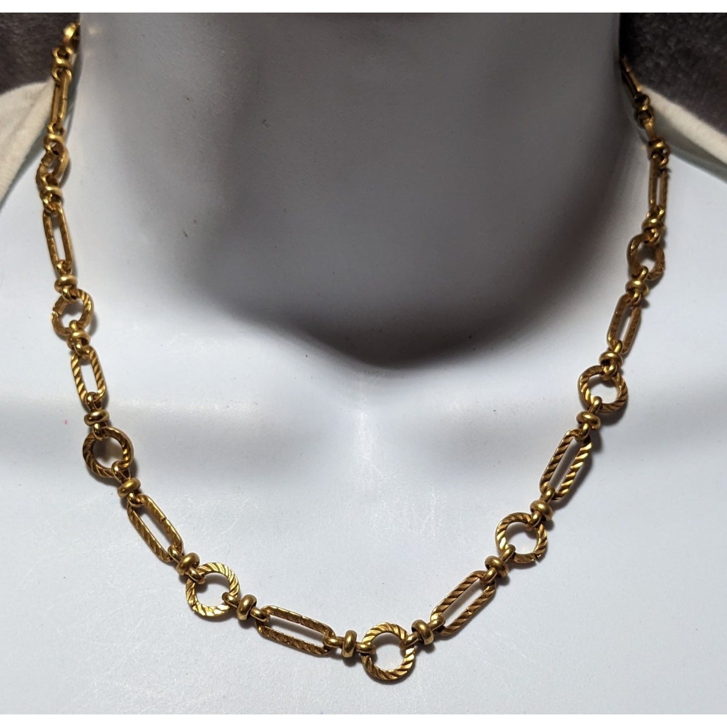 Retro Glam Textured Gold Link Necklace