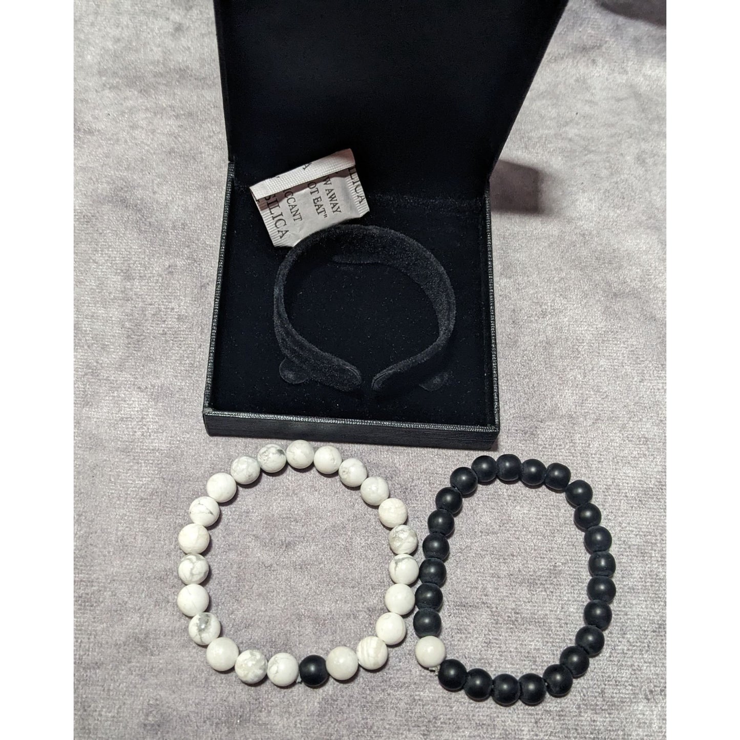 Howlite And Onyx Beaded Stretch Bracelet Set