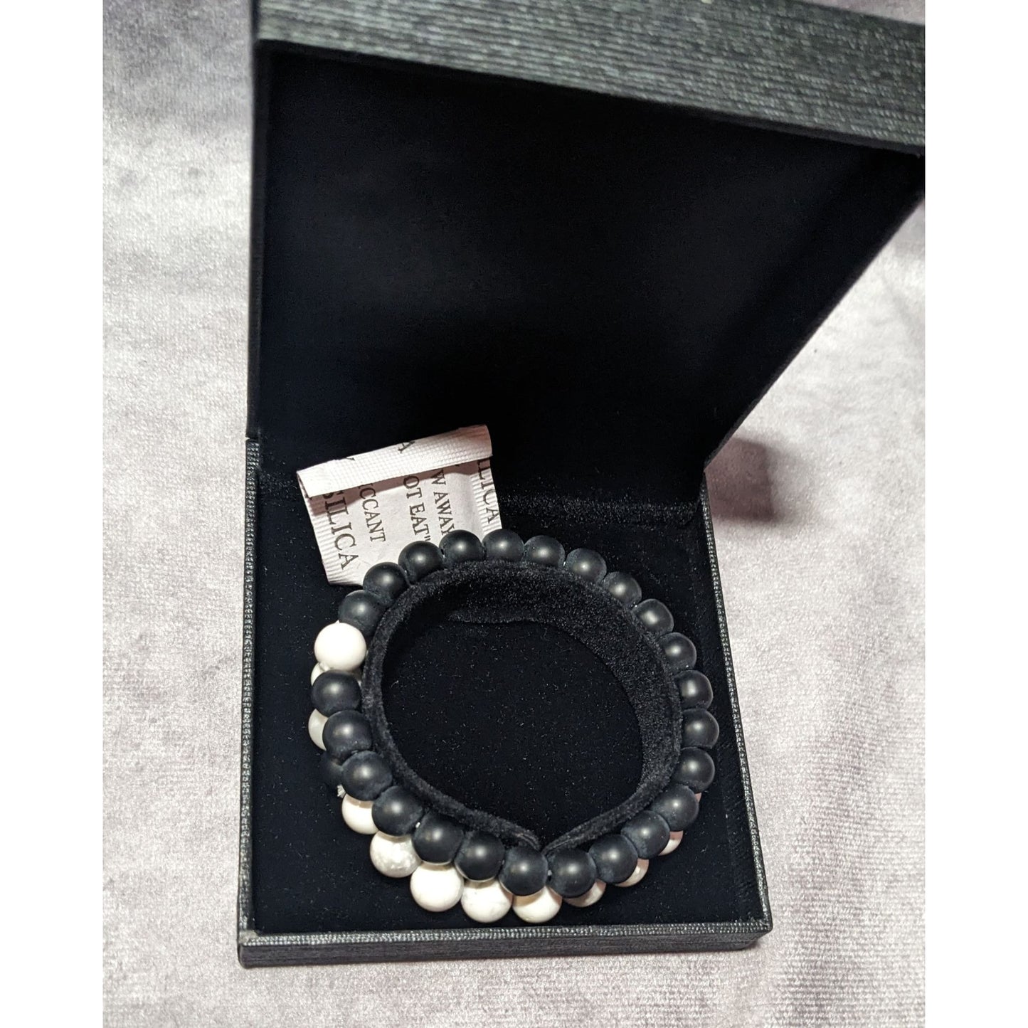 Howlite And Onyx Beaded Stretch Bracelet Set