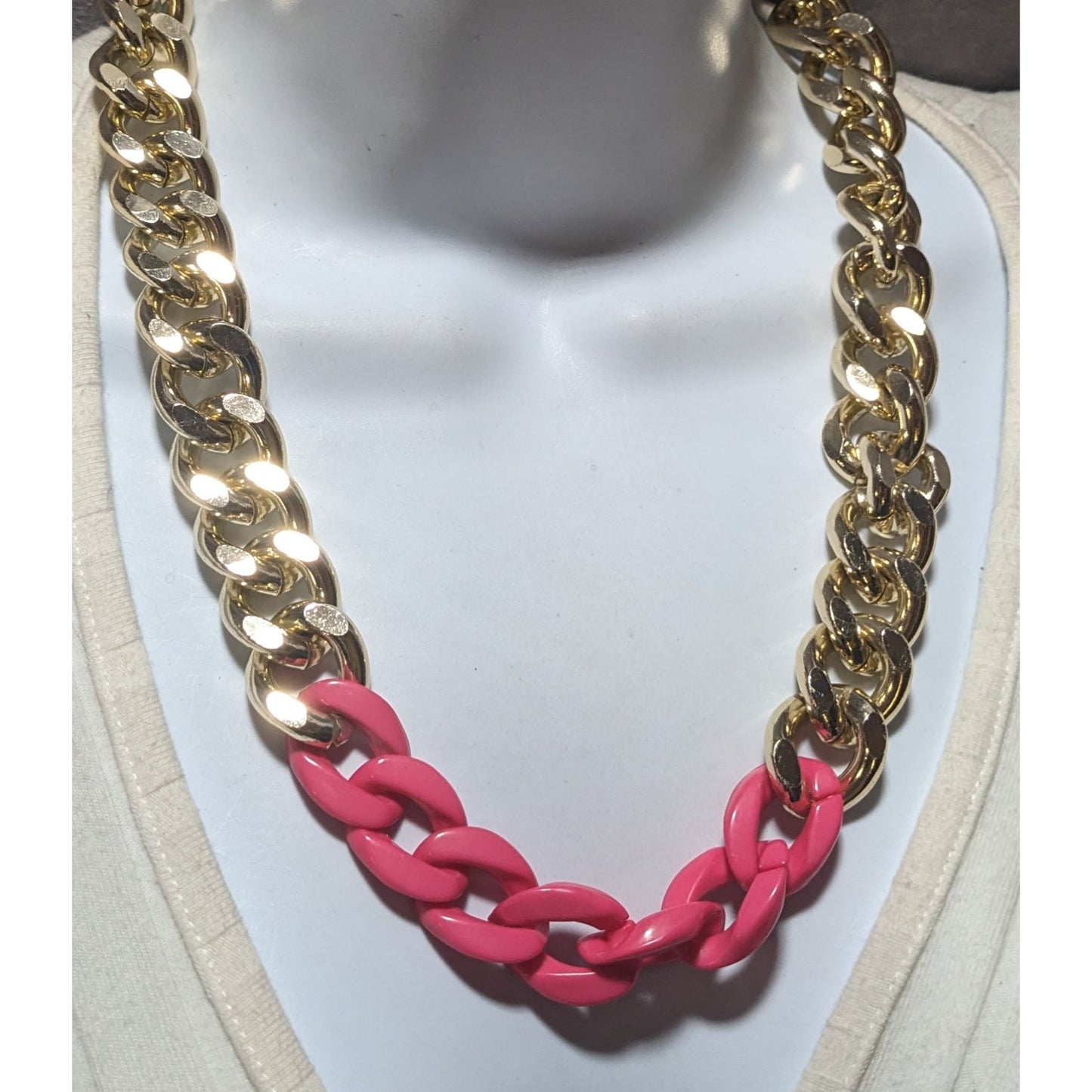 Chunky 80s Gold & Pink Chain Necklace