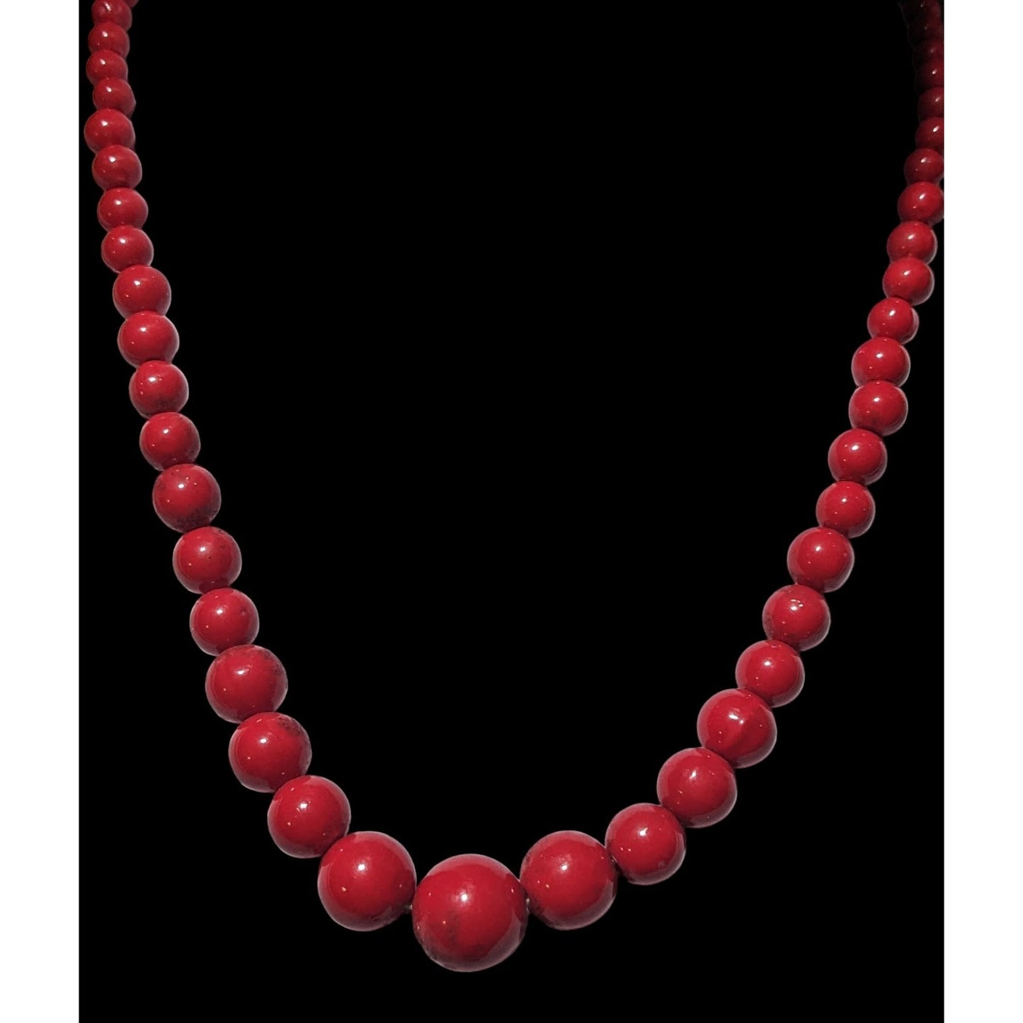 Simple Red Graduated Round Bead Necklace