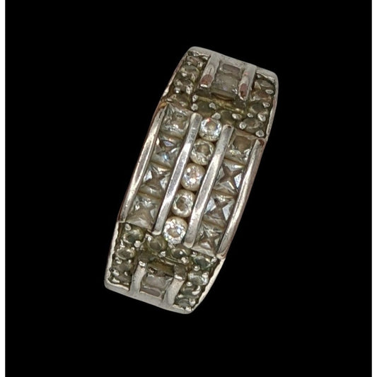 Lia Sophia Grandeur Ring Size 8 With Clear Crystals & Silver-Tone Band