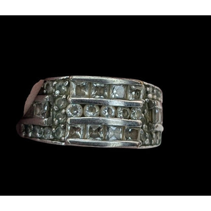 Lia Sophia Grandeur Ring Size 8 With Clear Crystals & Silver-Tone Band