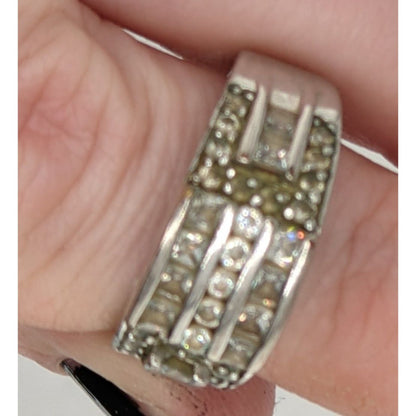 Lia Sophia Grandeur Ring Size 8 With Clear Crystals & Silver-Tone Band