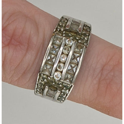 Lia Sophia Grandeur Ring Size 8 With Clear Crystals & Silver-Tone Band
