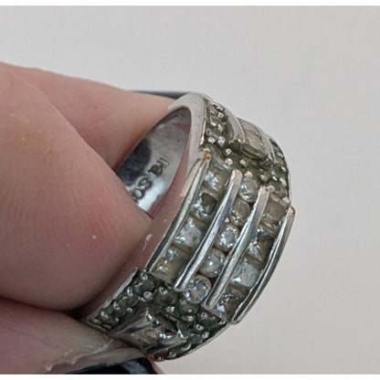 Lia Sophia Grandeur Ring Size 8 With Clear Crystals & Silver-Tone Band