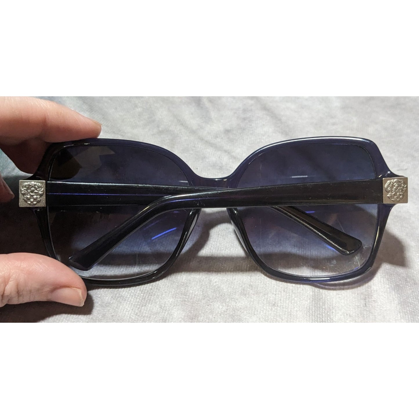 Vince Camuto Blue Gradient Sunglasses With Silver Emblem