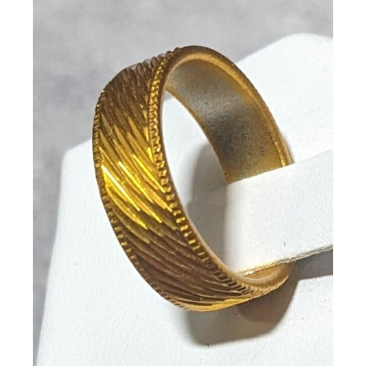 Bright Gold Tone Etched Fashion Ring Size 6 1/2